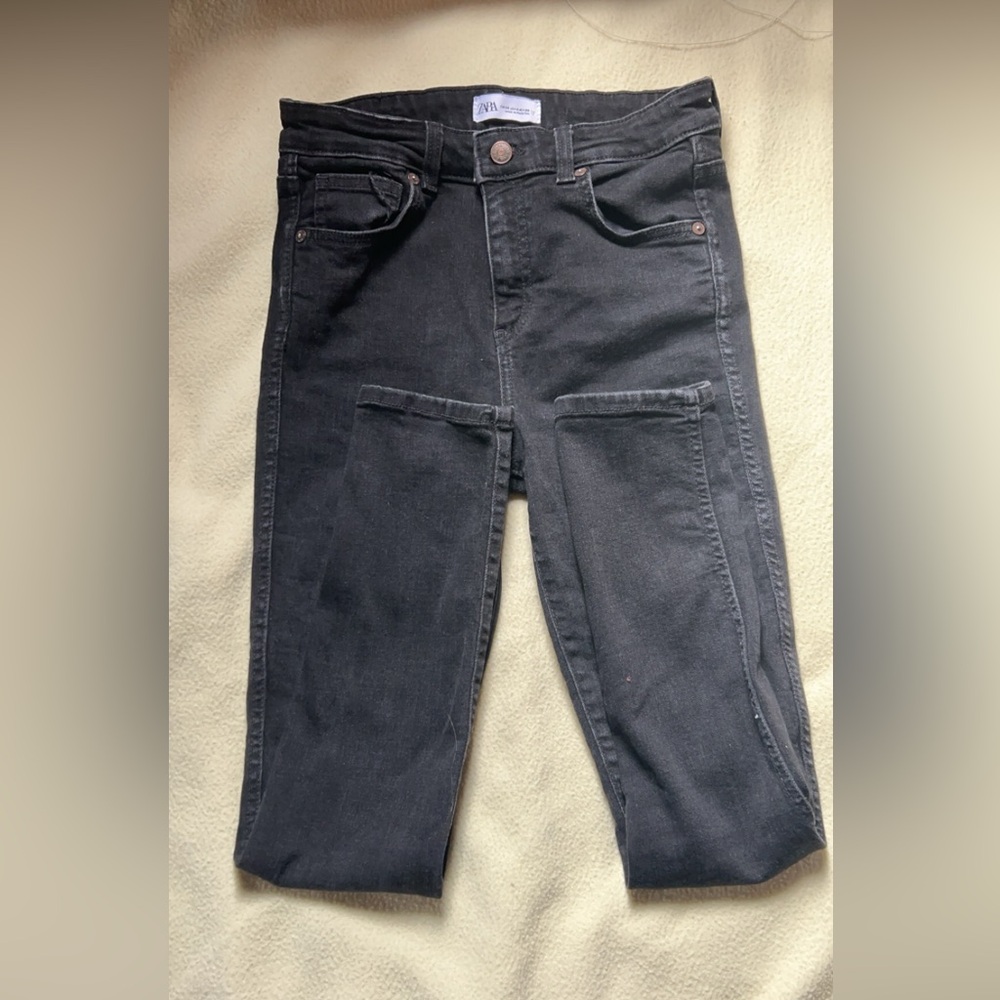 ZARA women’s black skinny jeans